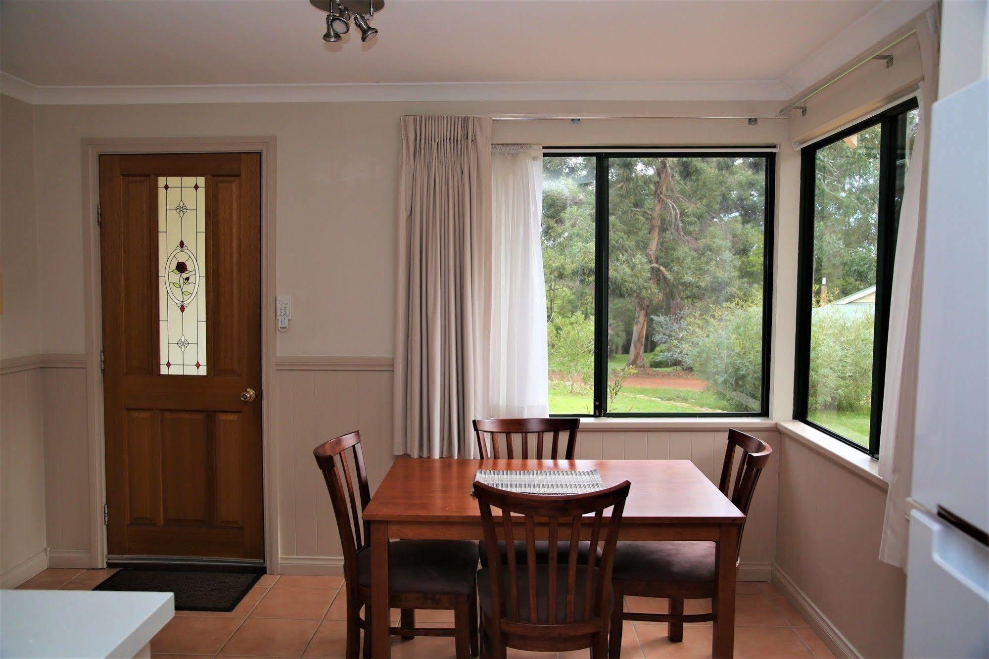 Bushy Lake Chalets 마가렛리버 외부 사진